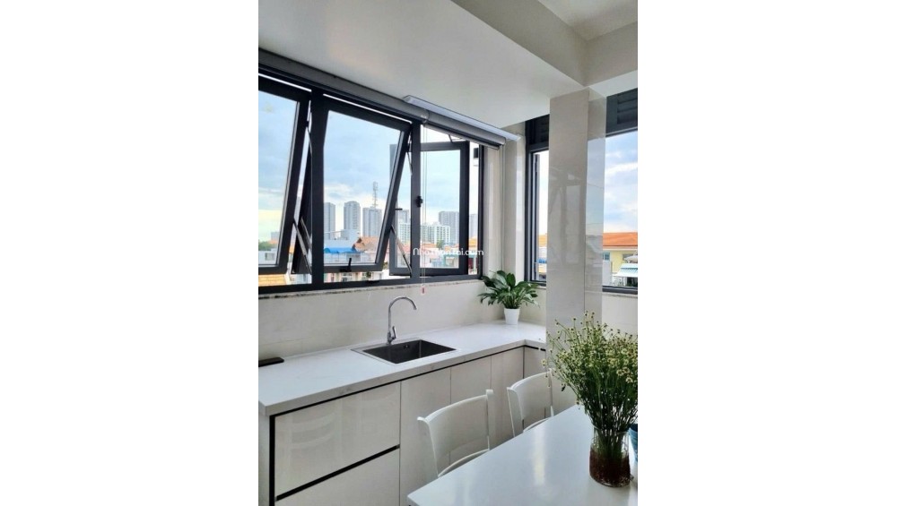 BÁN TÒA NHÀ CHDV 6 TẦNG – THANG MÁY – 35 PHÒNG – THU NHẬP 250 TRIỆU/THÁNG – GIÁ 65 TỶ